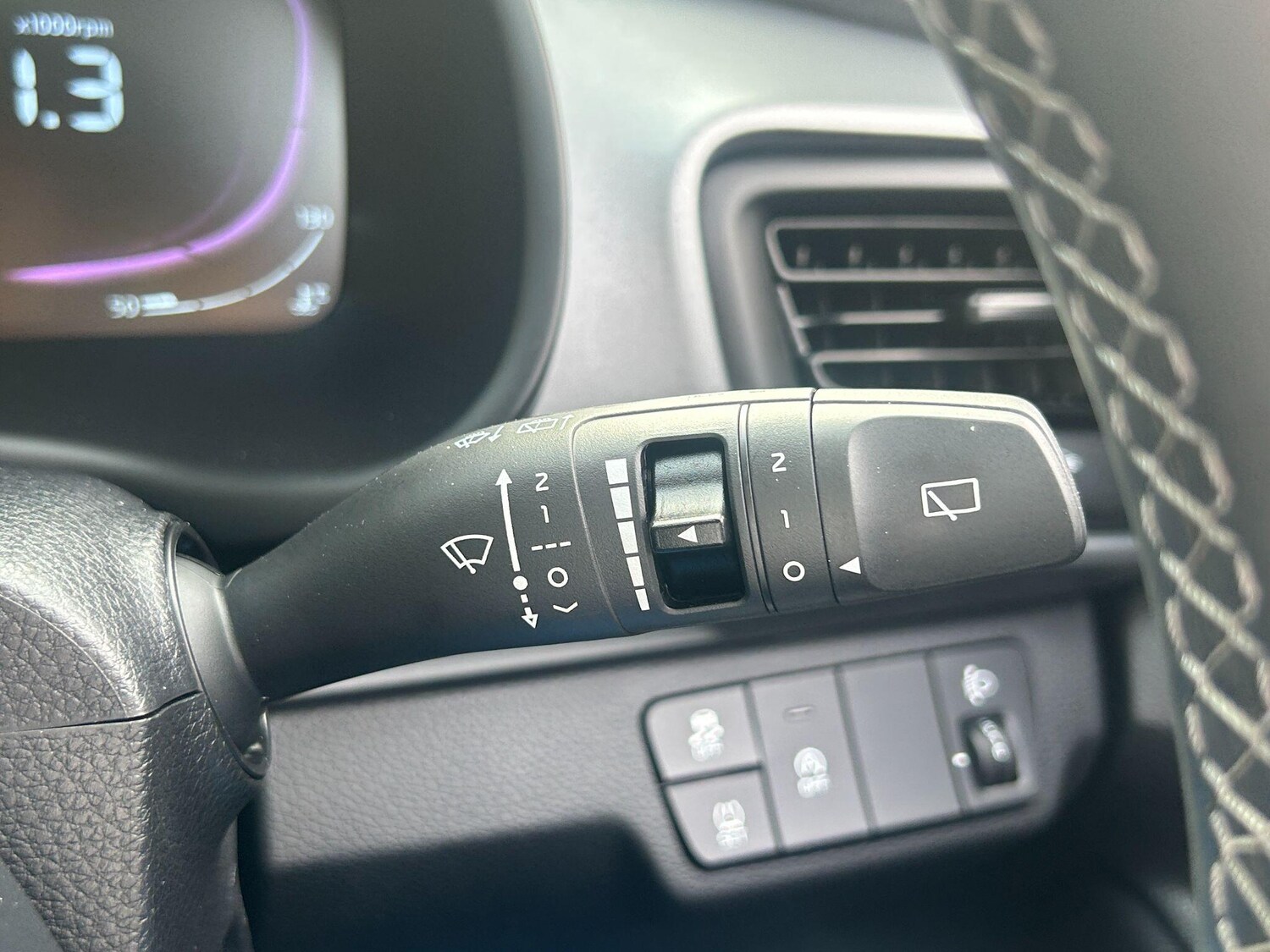 Used Kia Stonic 2024 for sale - 76239124: Photo 29