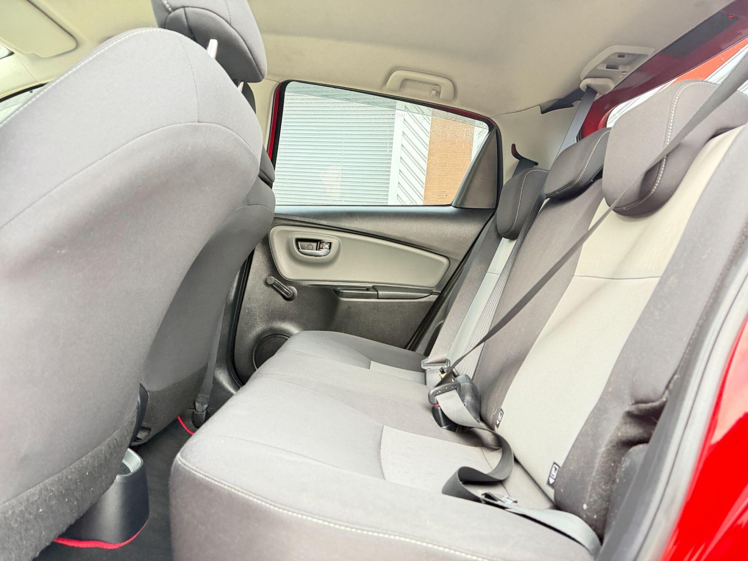 Used Toyota Yaris 2018 for sale - 76965112: Photo 11