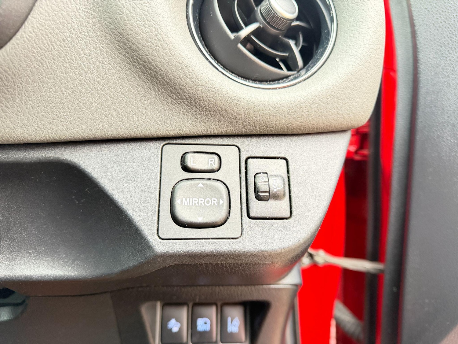 Used Toyota Yaris 2018 for sale - 76965112: Photo 14