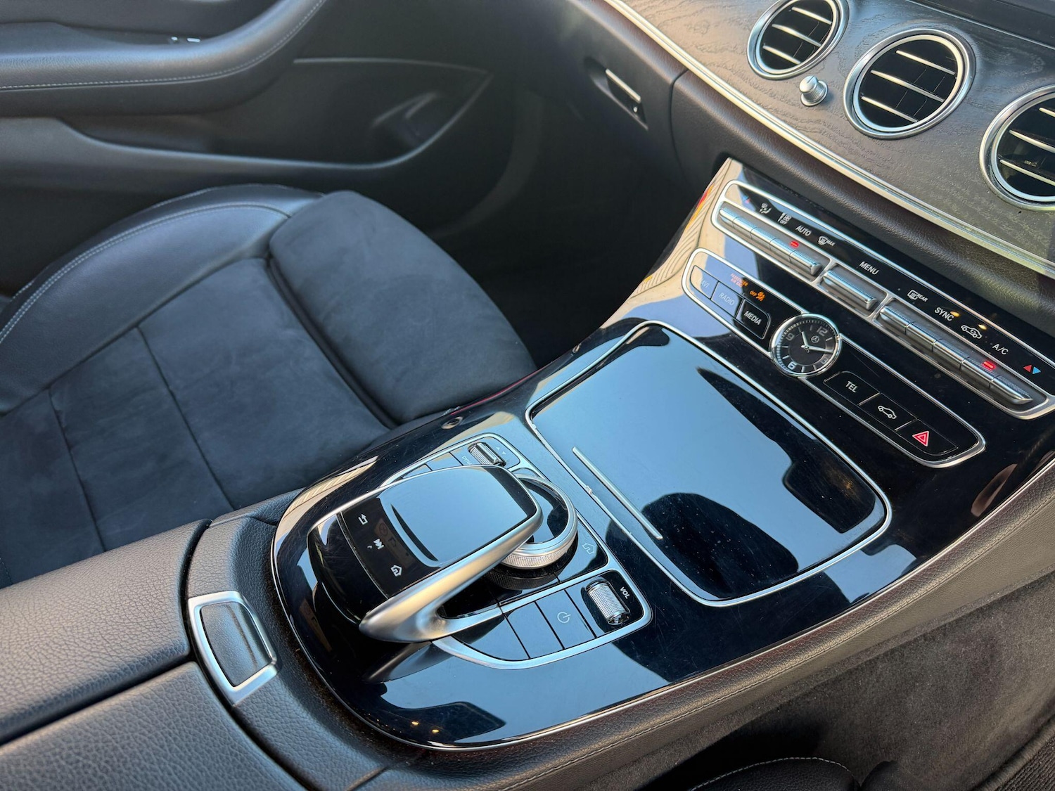 Used Mercedes-Benz E Class 2017 for sale - 77395825: Photo 35