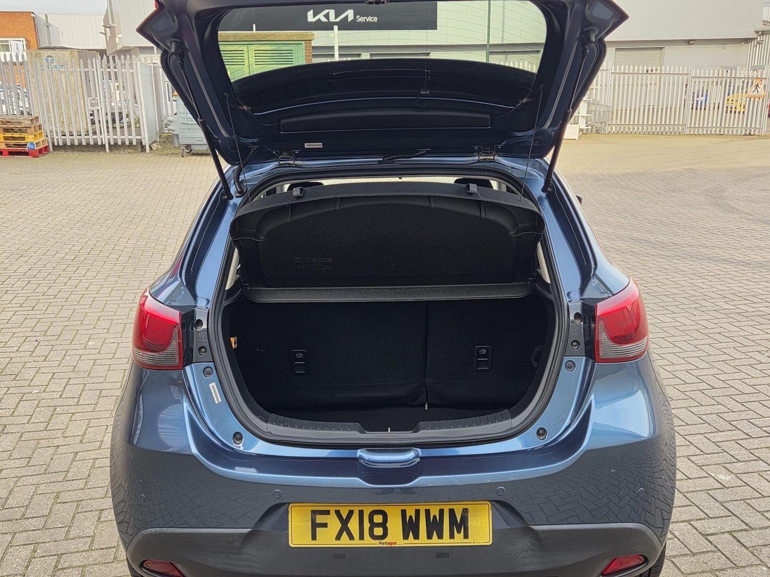 Used Mazda Mazda2 2018 for sale - 77940621: Photo 10