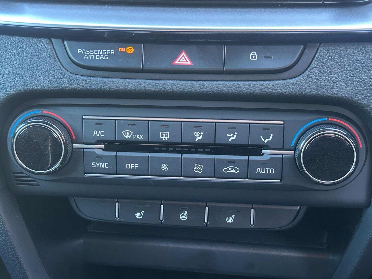 Used Kia XCeed 2025 for sale - 76866351: Photo 32