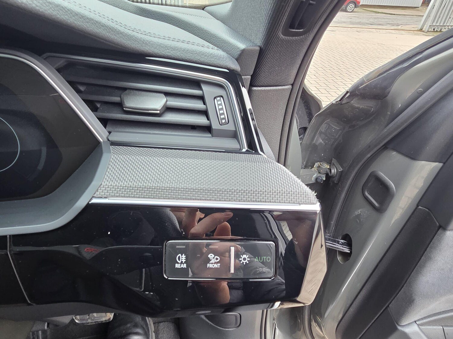 Used Audi Q8 2023 for sale - 77825233: Photo 31