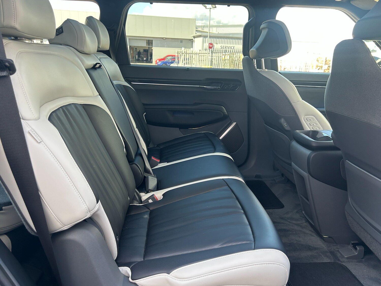 Used Kia EV9 2024 for sale - 76085153: Photo 17