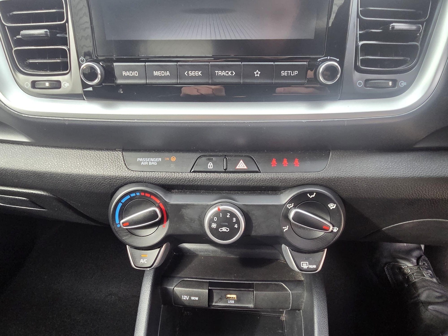 Used Kia Stonic 2022 for sale - 77940415: Photo 22