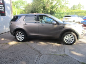 Used Land Rover Discovery Sport 2016 for sale - 79570155: Photo