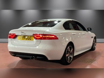 Used Jaguar XE 2019 for sale - 79245036: Photo