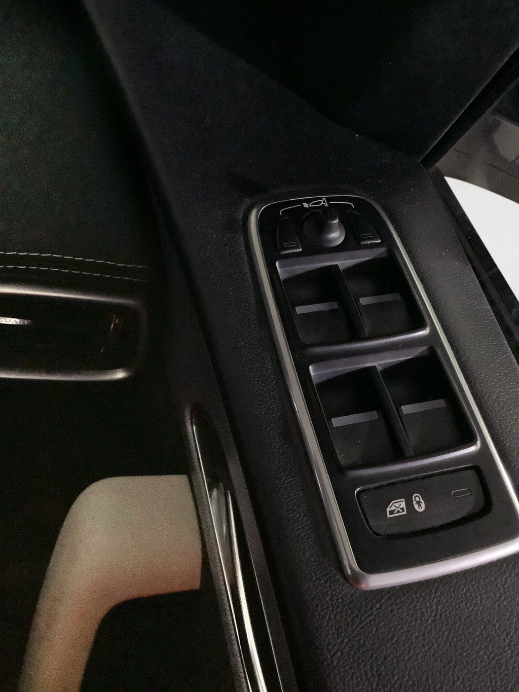 Used Jaguar F-Pace 2019 for sale - 76950245: Photo 24