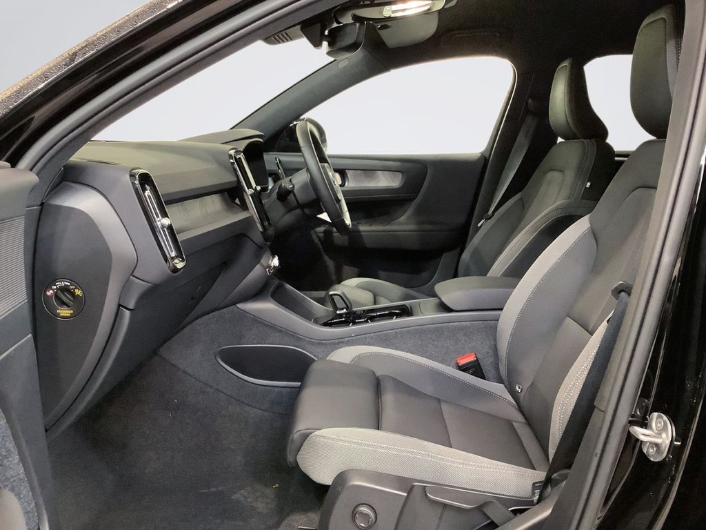 Used Volvo XC40 2023 for sale - 77627399: Photo 12