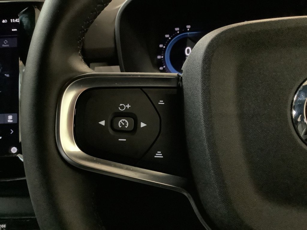 Used Volvo XC40 2023 for sale - 77627399: Photo 17