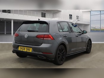 Used Volkswagen Golf 2018 for sale - 76376131: Photo