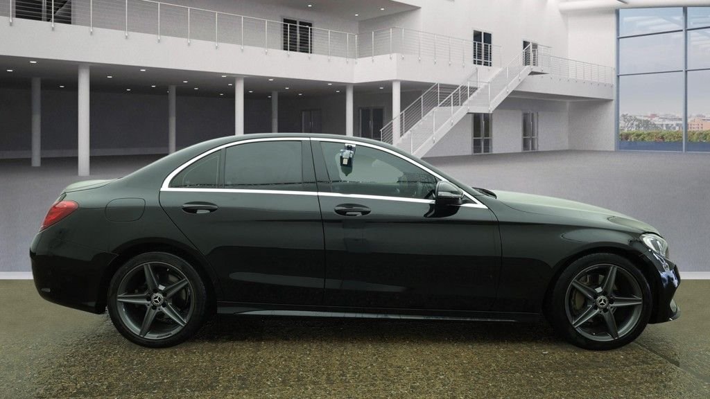 Used Mercedes-Benz C Class 2018 for sale - 77967365: Photo 11