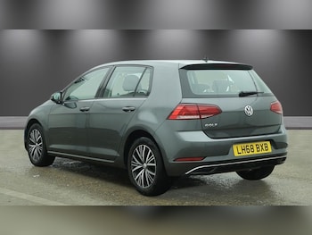 Used Volkswagen Golf 2019 for sale - 78134509: Photo