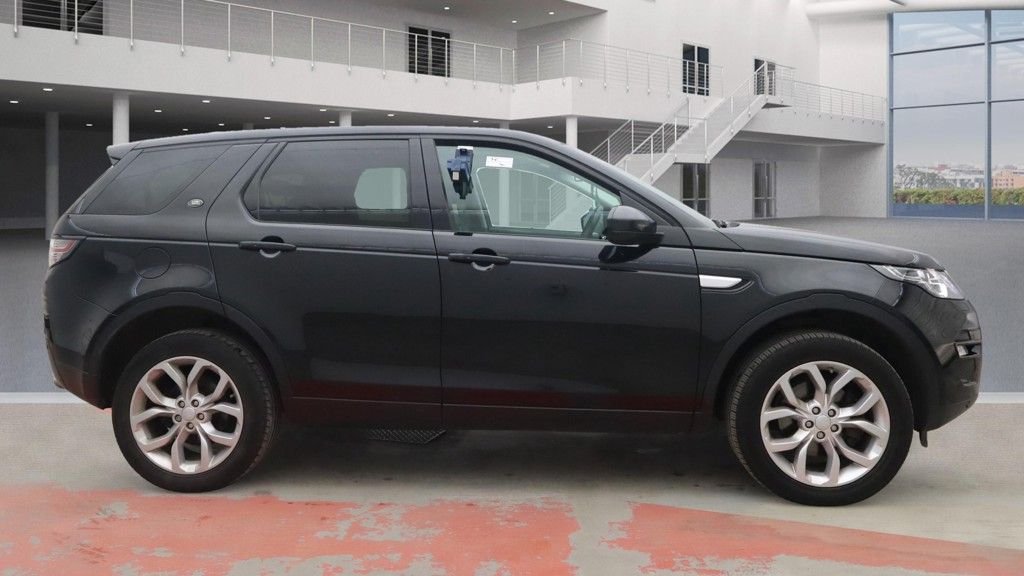 Used Land Rover Discovery Sport 2018 for sale - 76803759: Photo 5