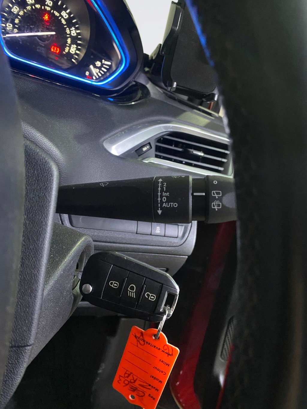 Used Peugeot 208 2013 for sale - 77952728: Photo 18