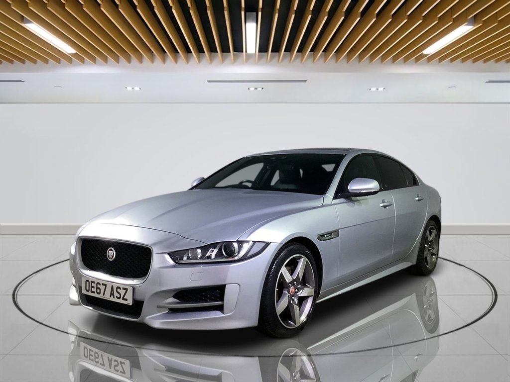 Used Jaguar XE 2017 for sale - 76559396: Photo 4
