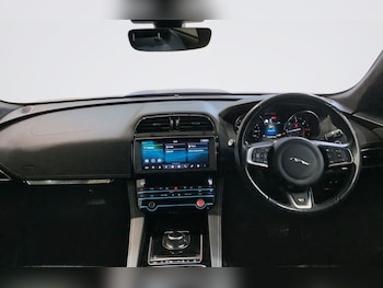 Used Jaguar F-Pace 2019 for sale - 78302639: Photo