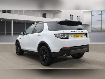 Used Land Rover Discovery Sport 2017 for sale - 76788012: Photo