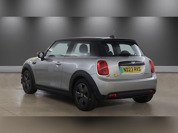 Used MINI Hatch 2023 for sale - 79370639: Photo