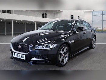 Used Jaguar XE 2019 for sale - 76304257: Photo 2