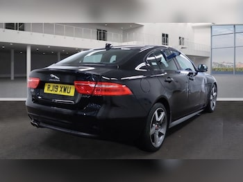 Used Jaguar XE 2019 for sale - 76304257: Photo 4