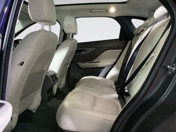 Used Jaguar F-Pace 2018 for sale - 76303616: Photo 13