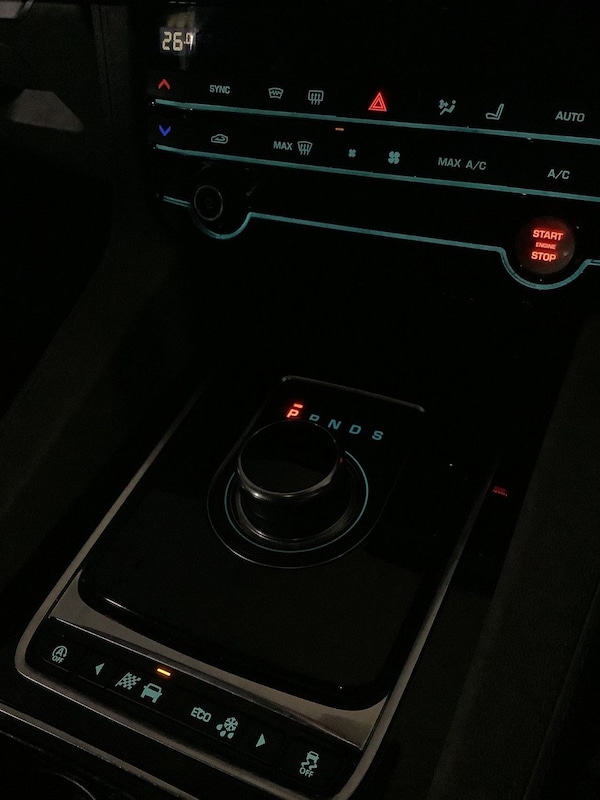 Used Jaguar F-Pace 2018 for sale - 76303616: Photo 24