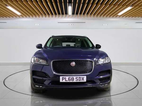 Used Jaguar F-Pace 2018 for sale - 76303616: Photo 2