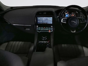 Used Jaguar F-Pace 2018 for sale - 76303616: Photo 3