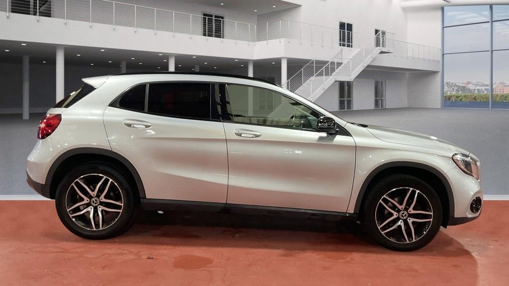 Used Mercedes-Benz GLA 2019 for sale - 77703737: Photo 11