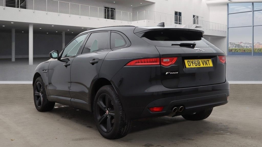 Used Jaguar F-Pace 2018 for sale - 76768539: Photo 3