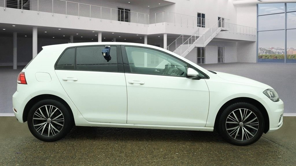 Used Volkswagen Golf 2017 for sale - 77826814: Photo 11