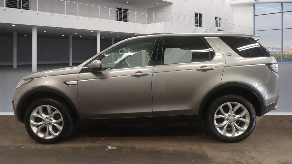 Used Land Rover Discovery Sport 2018 for sale - 76172870: Photo 6