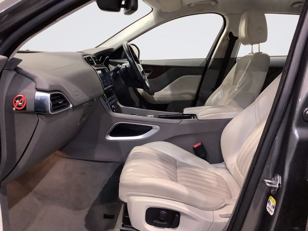Used Jaguar F-Pace 2018 for sale - 77692546: Photo 13