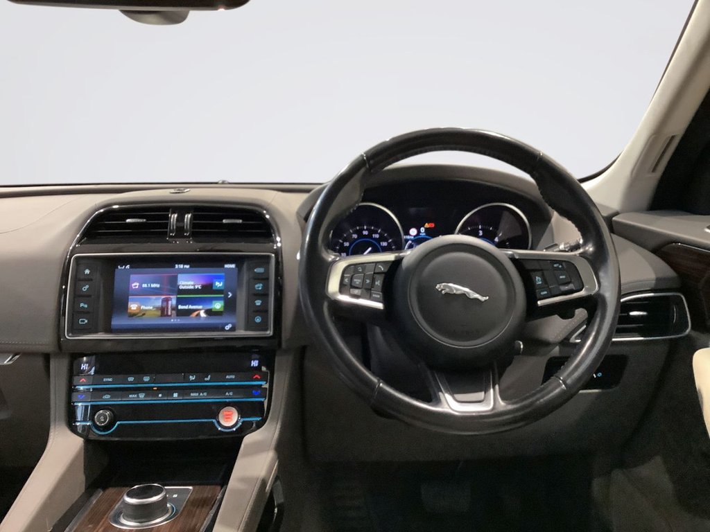 Used Jaguar F-Pace 2018 for sale - 77692546: Photo 16