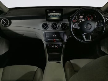 Used Mercedes-Benz GLA 2017 for sale - 75675858: Photo