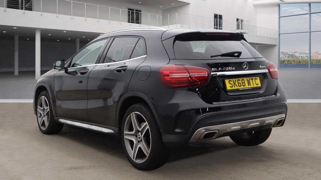 Used Mercedes-Benz GLA 2018 for sale - 76439027: Photo 3