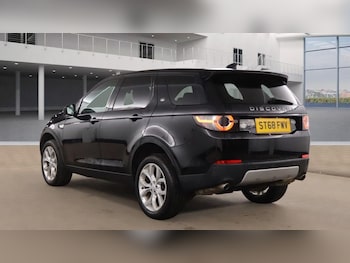 Used Land Rover Discovery Sport 2018 for sale - 76481854: Photo