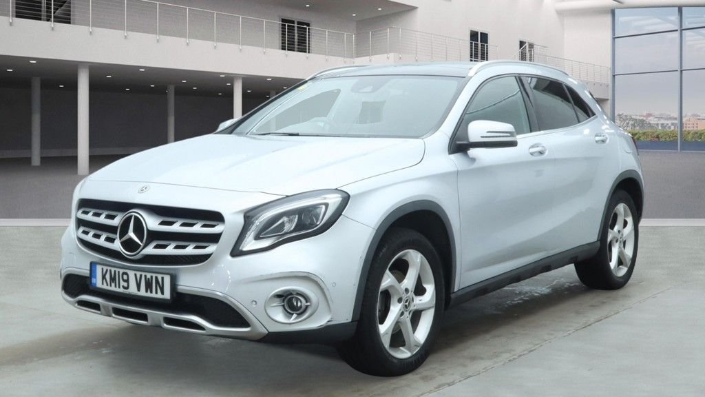 Used Mercedes-Benz GLA 2019 for sale - 77647903: Photo 2