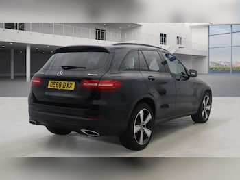 Used Mercedes-Benz GLC 2018 for sale - 77685372: Photo