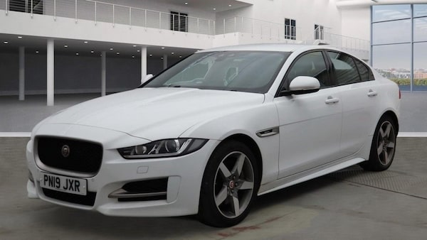 Used Jaguar XE 2019 for sale - 76229003: Photo 2