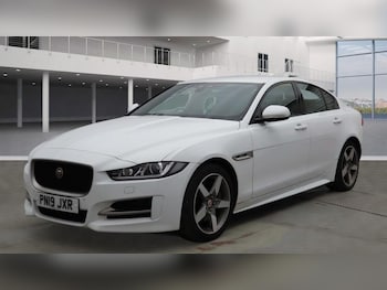 Used Jaguar XE 2019 for sale - 76229003: Photo 2
