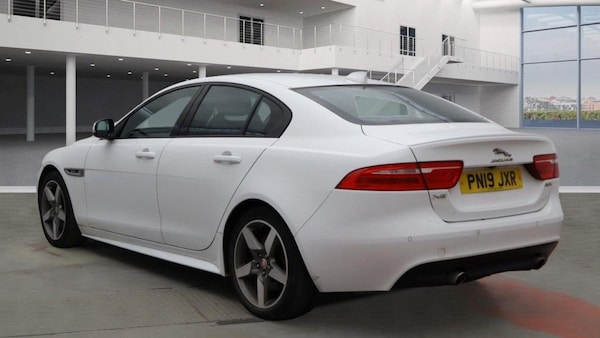 Used Jaguar XE 2019 for sale - 76229003: Photo 3