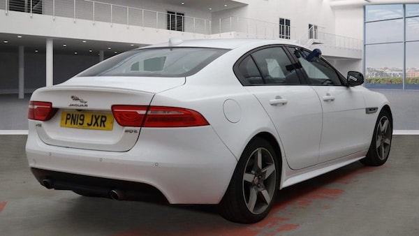 Used Jaguar XE 2019 for sale - 76229003: Photo 4