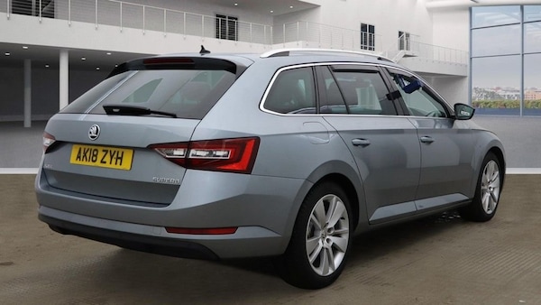 Used Skoda Superb 2018 for sale - 76228997: Photo 4
