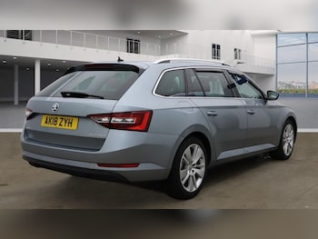 Used Skoda Superb 2018 for sale - 76228997: Photo 4