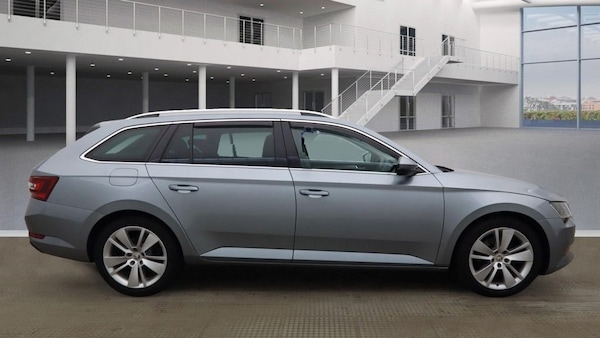 Used Skoda Superb 2018 for sale - 76228997: Photo 5