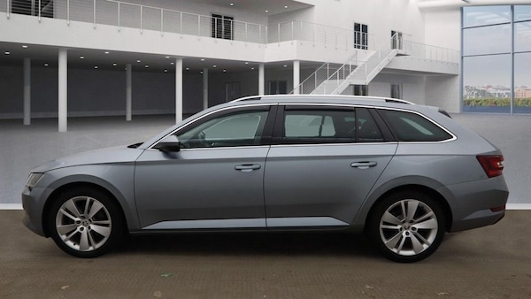 Used Skoda Superb 2018 for sale - 76228997: Photo 6