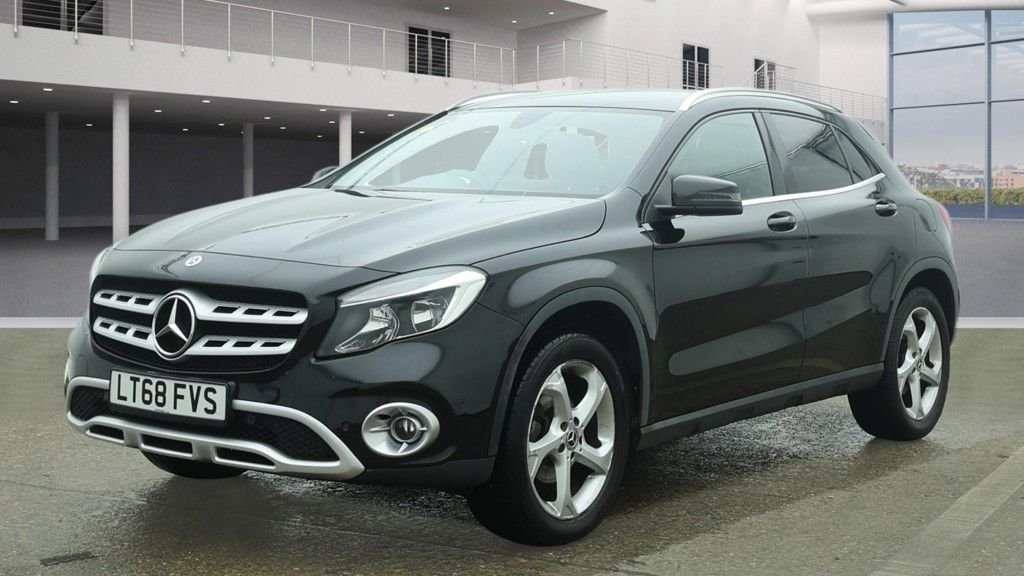 Used Mercedes-Benz GLA 2018 for sale - 77936688: Photo 2