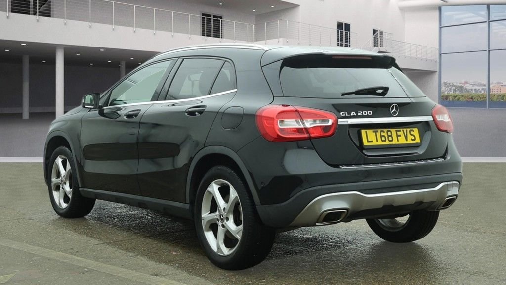 Used Mercedes-Benz GLA 2018 for sale - 77936688: Photo 3